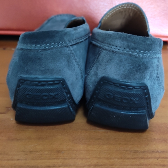 Geox Respira Men's Gray Suede Loafers - Picture 3 of 5